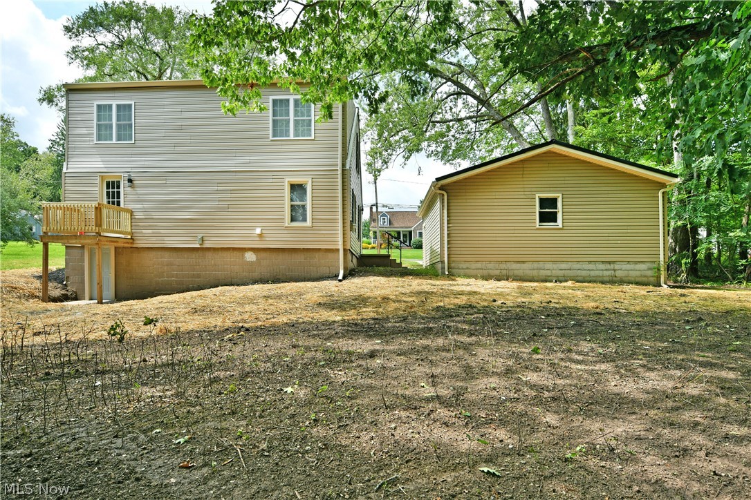 1911 Hubbard Thomas Road Hubbard OH 44425