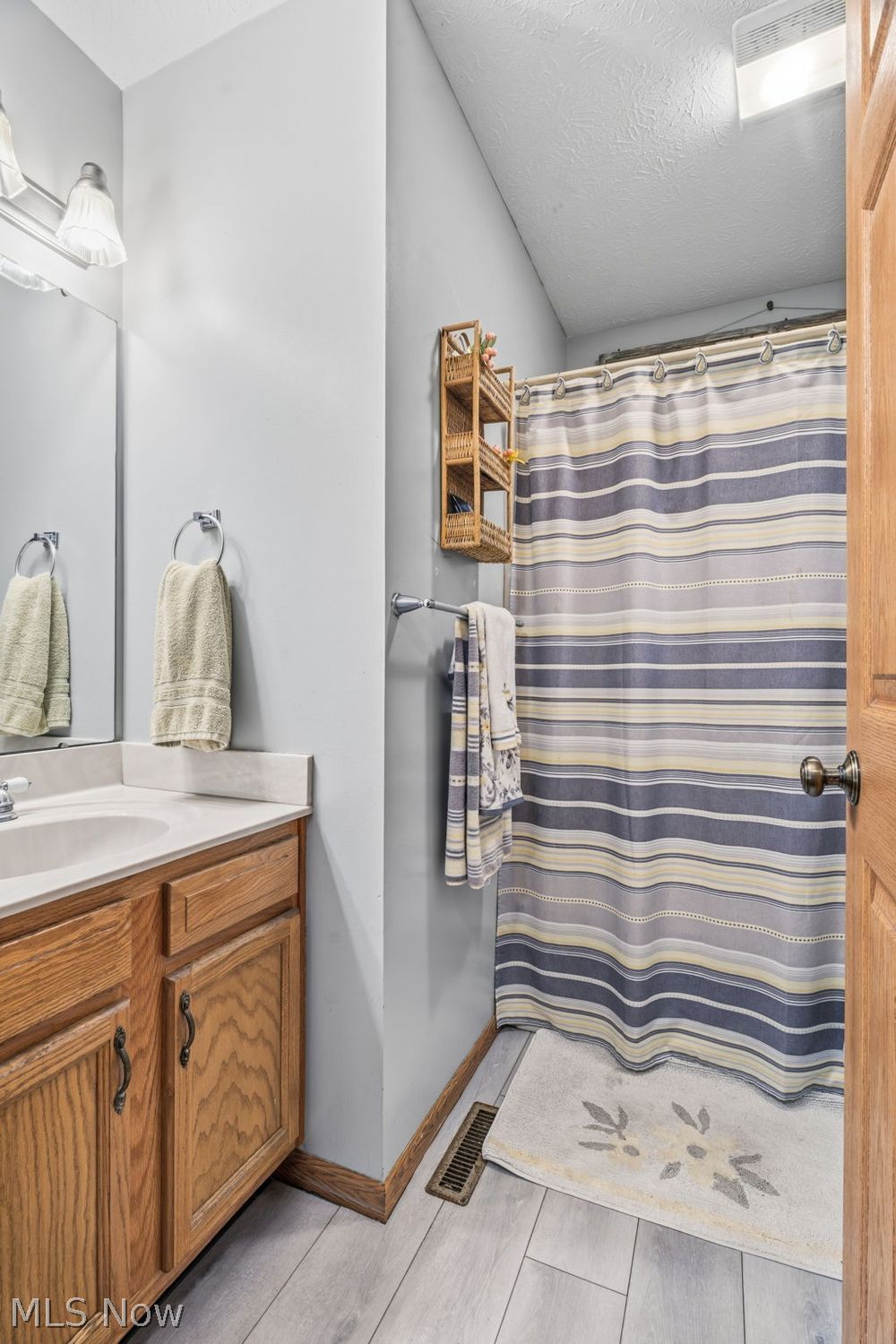 6192 Apple Street Louisville OH 44641