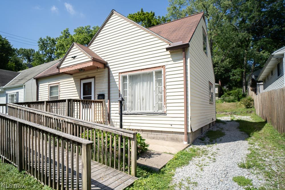 432 Kathleen Street Akron OH 44303