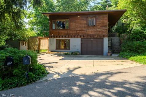 55 Willowdale Lake Avenue NW North Canton OH 44720