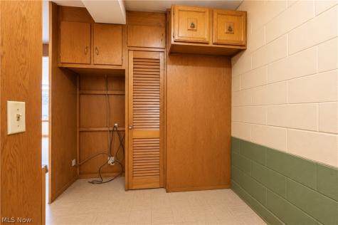 55 Willowdale Lake Avenue NW North Canton OH 44720