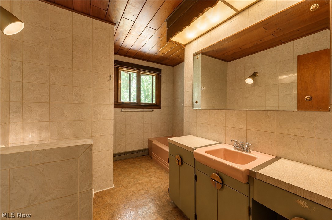 55 Willowdale Lake Avenue NW North Canton OH 44720