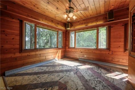 55 Willowdale Lake Avenue NW North Canton OH 44720