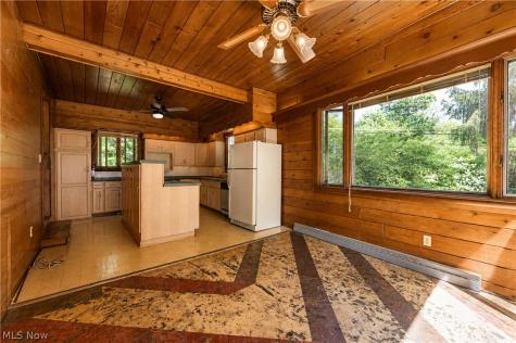 55 Willowdale Lake Avenue NW North Canton OH 44720