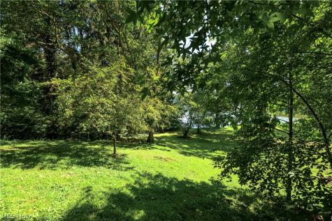 55 Willowdale Lake Avenue NW North Canton OH 44720