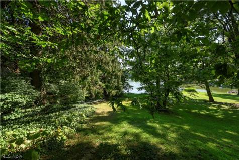 55 Willowdale Lake Avenue NW North Canton OH 44720
