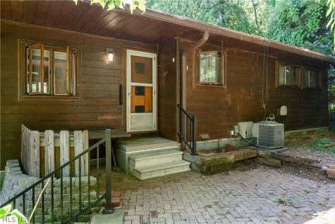 55 Willowdale Lake Avenue NW North Canton OH 44720