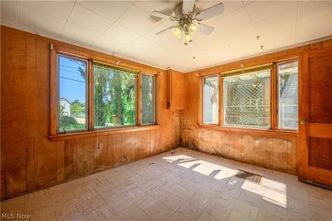 55 Willowdale Lake Avenue NW North Canton OH 44720