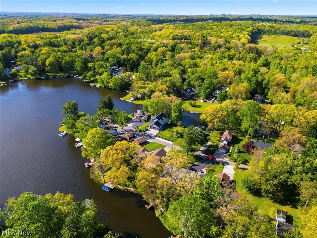 55 Willowdale Lake Avenue NW North Canton OH 44720