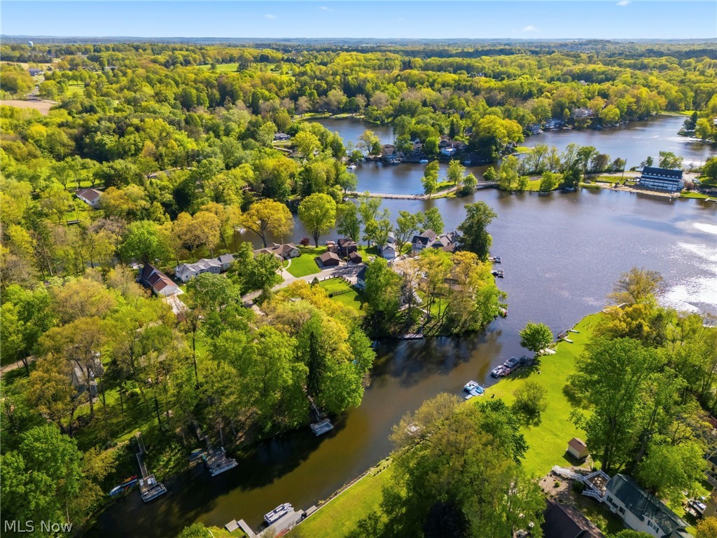 55 Willowdale Lake Avenue NW North Canton OH 44720