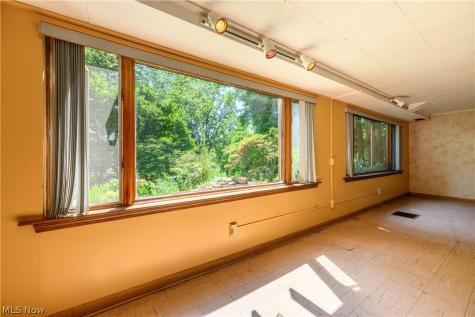55 Willowdale Lake Avenue NW North Canton OH 44720