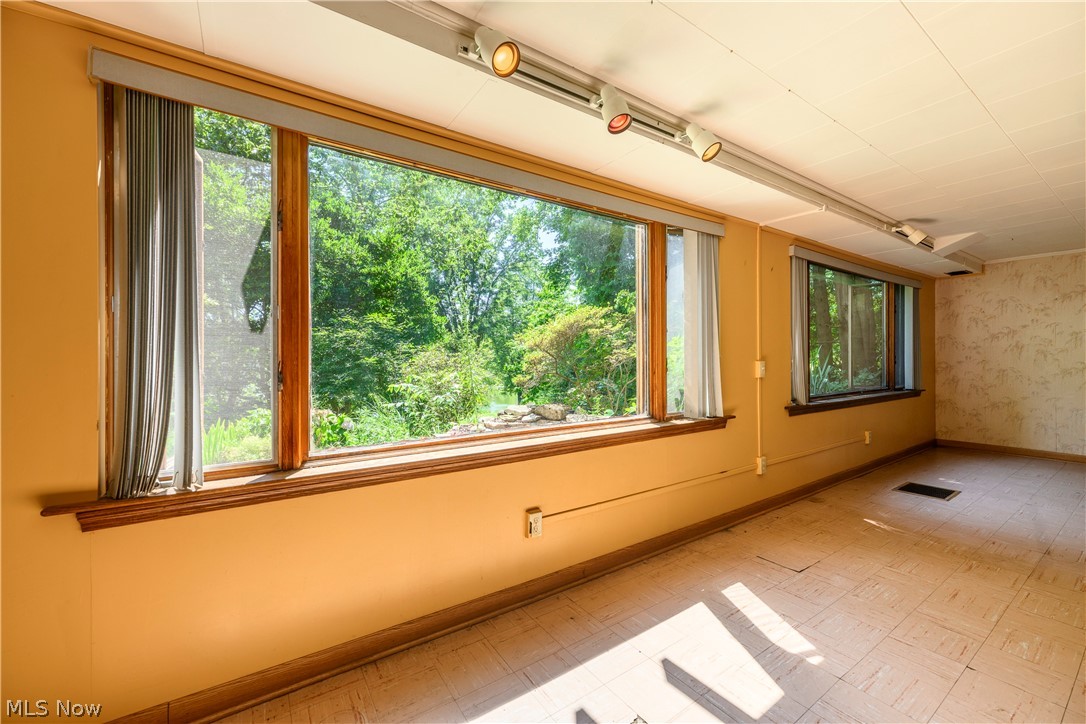 55 Willowdale Lake Avenue NW North Canton OH 44720