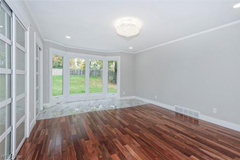 20601 Shelburne Road Shaker Heights OH 44122