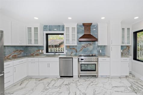 20601 Shelburne Road Shaker Heights OH 44122
