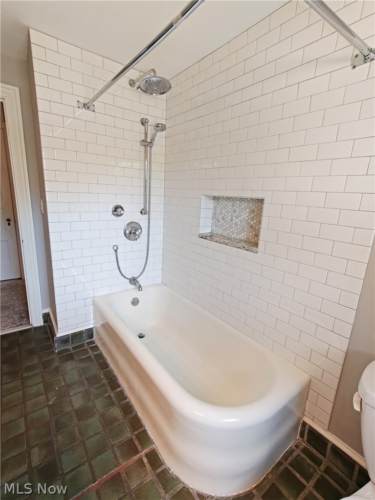 18421 Lynton Road Shaker Heights OH 44122