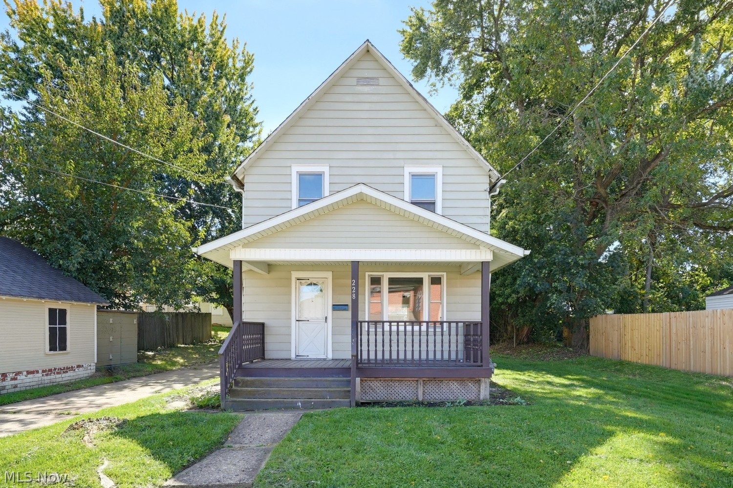 228 W Oxford Street Alliance OH 44601