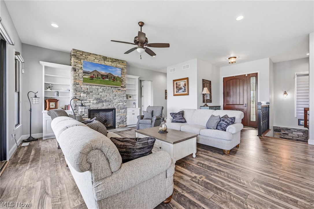 147 Heron Bay Drive Poland OH 44514