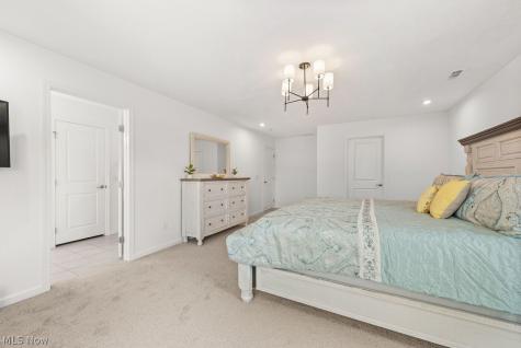 6084 Yale Court North Ridgeville OH 44039