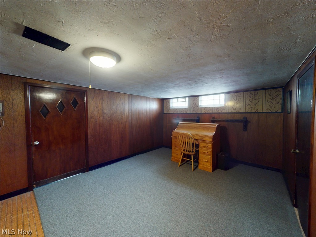 26361 Elinore Avenue Euclid OH 44132