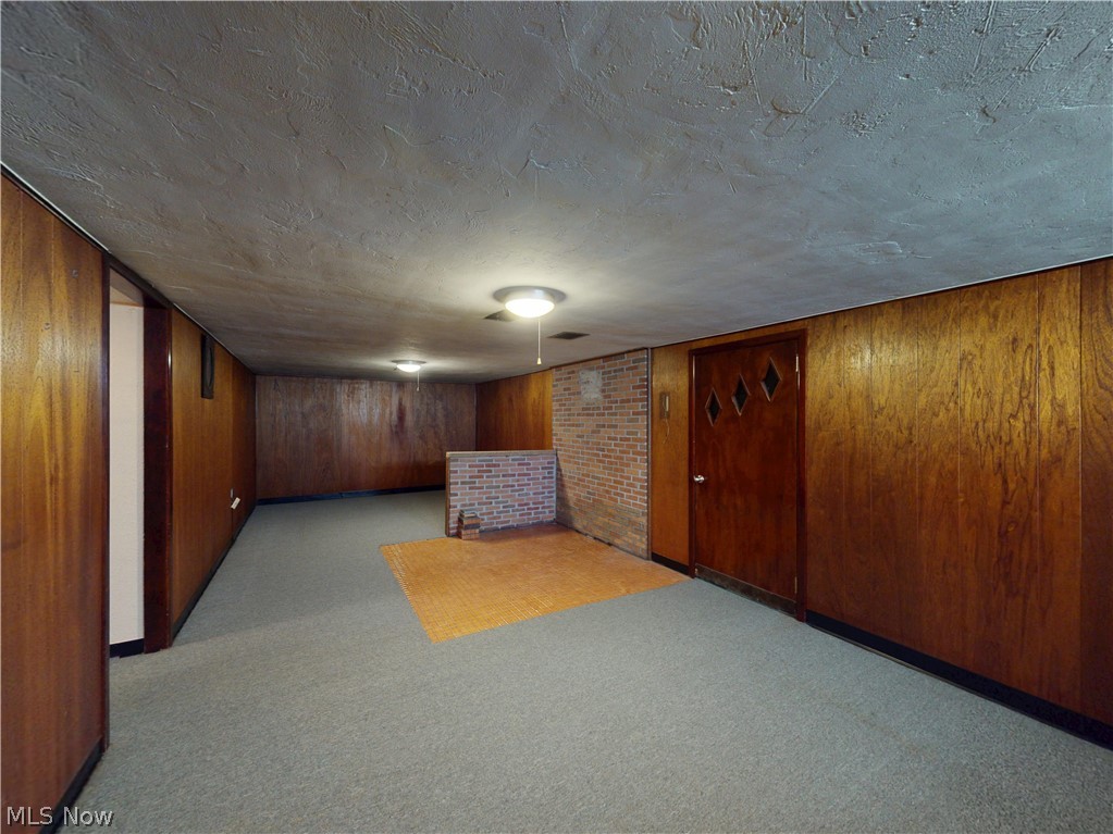 26361 Elinore Avenue Euclid OH 44132