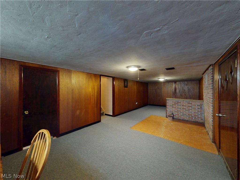26361 Elinore Avenue Euclid OH 44132