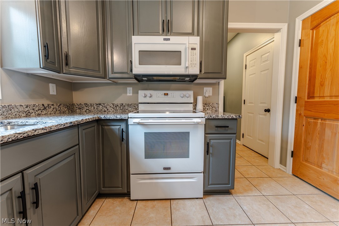 1433 Logan Lane Wooster OH 44691