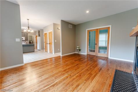 1433 Logan Lane Wooster OH 44691