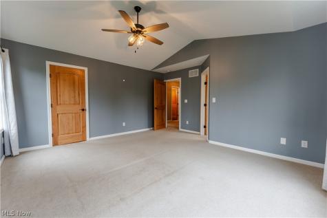 1433 Logan Lane Wooster OH 44691