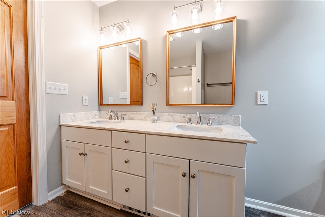 1433 Logan Lane Wooster OH 44691