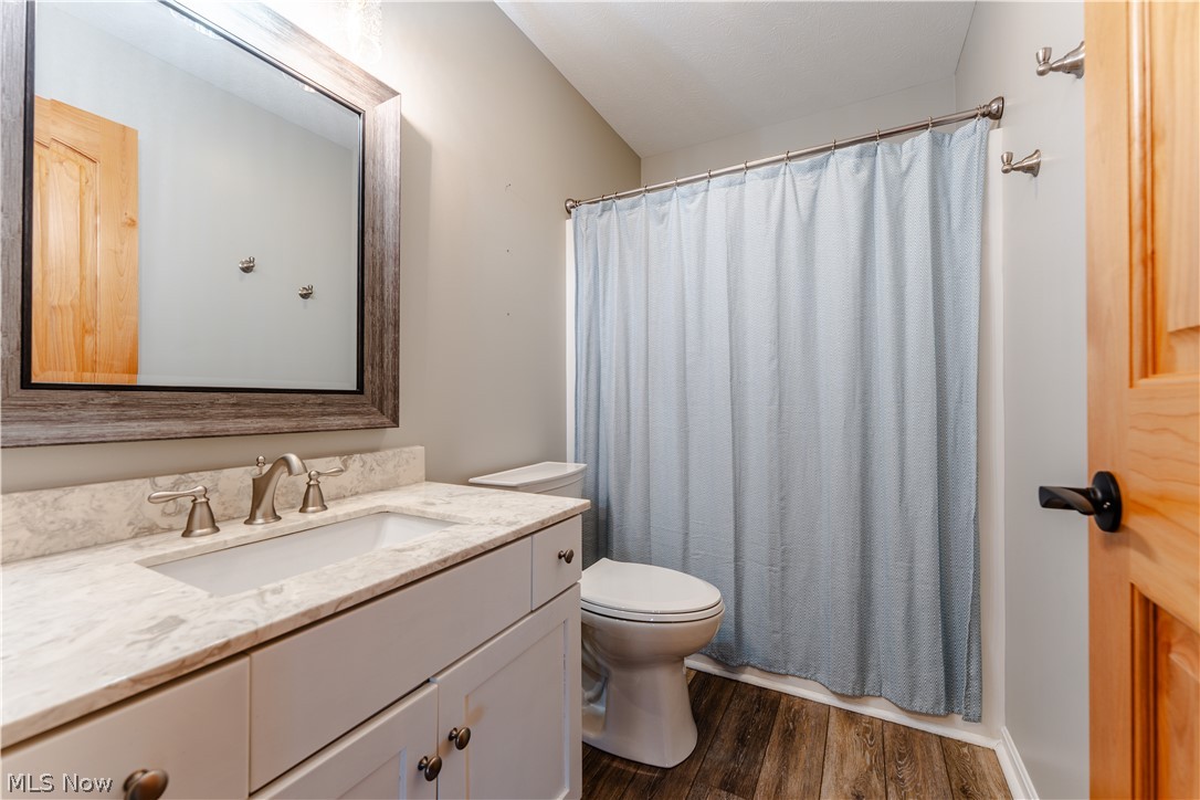 1433 Logan Lane Wooster OH 44691