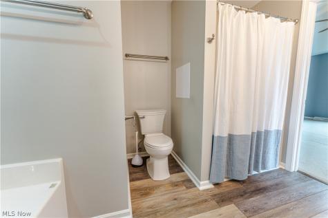1433 Logan Lane Wooster OH 44691