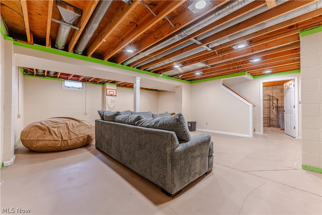 1433 Logan Lane Wooster OH 44691