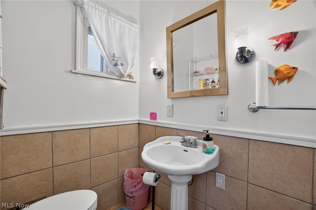 429 W Main Street Geneva OH 44041