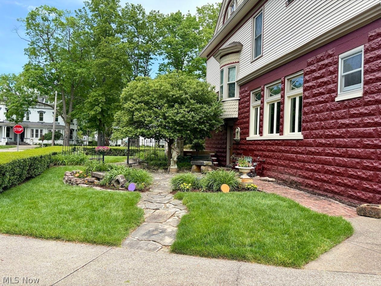 404 E Iron Avenue Dover OH 44622