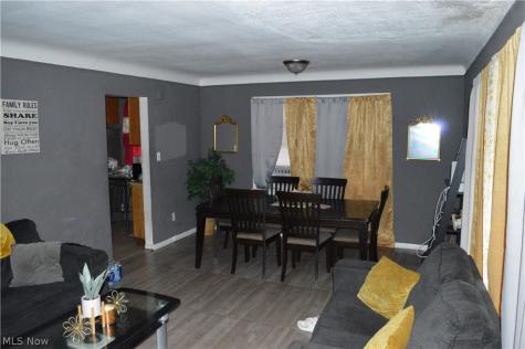 18206 Kares Avenue Cleveland OH 44122