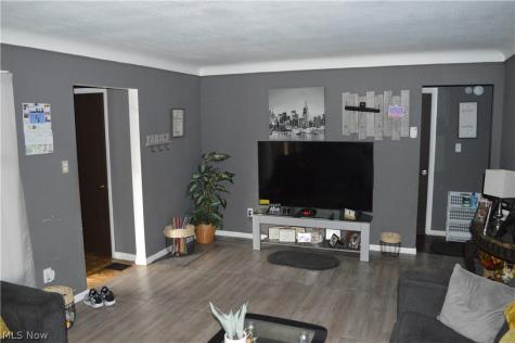 18206 Kares Avenue Cleveland OH 44122