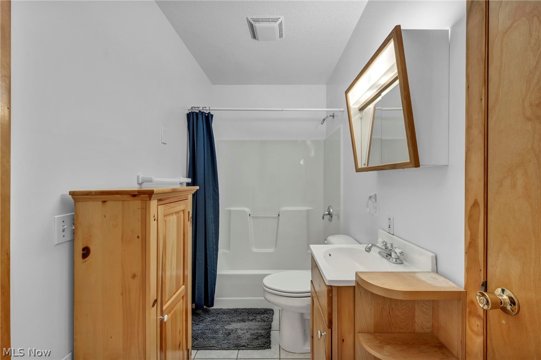 17 E Franklin Street Newton Falls OH 44444