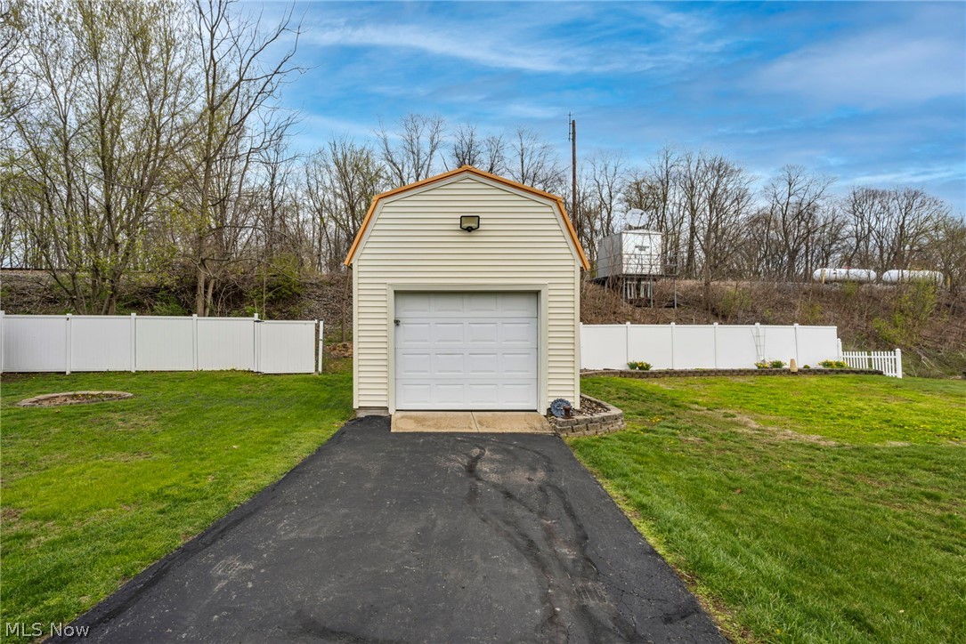 17 E Franklin Street Newton Falls OH 44444