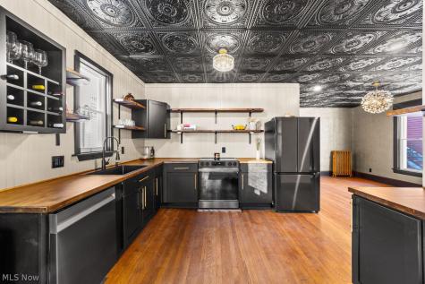 1362 W 61st Street Cleveland OH 44102