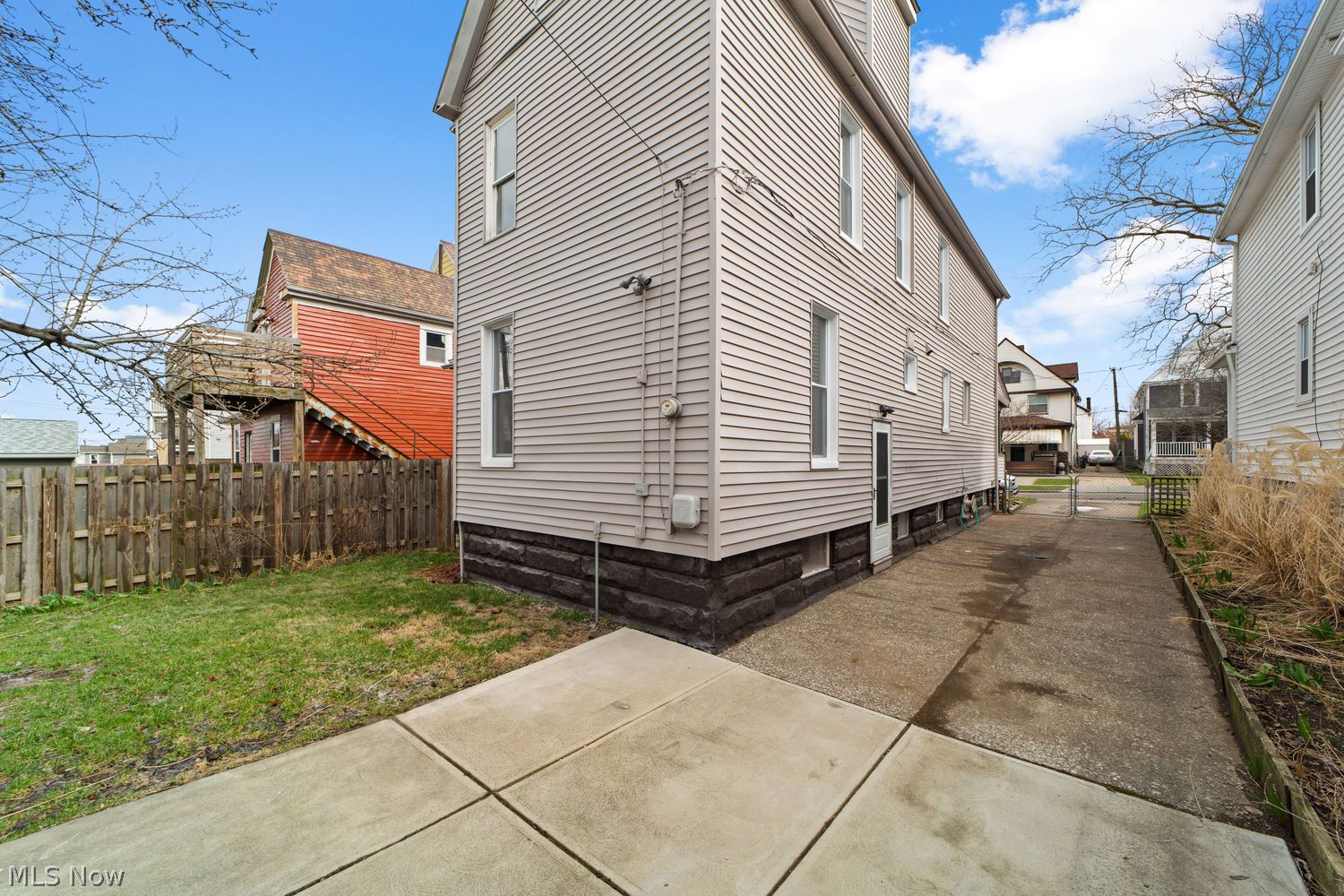 1362 W 61st Street Cleveland OH 44102