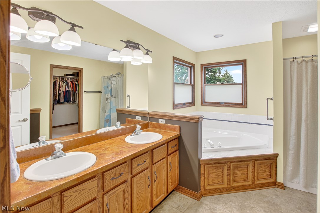 2633 Shamrock Way Wooster OH 44691