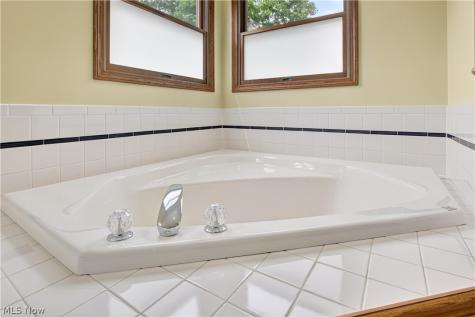 2633 Shamrock Way Wooster OH 44691