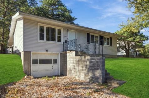 2205 Alden Avenue NW Massillon OH 44647