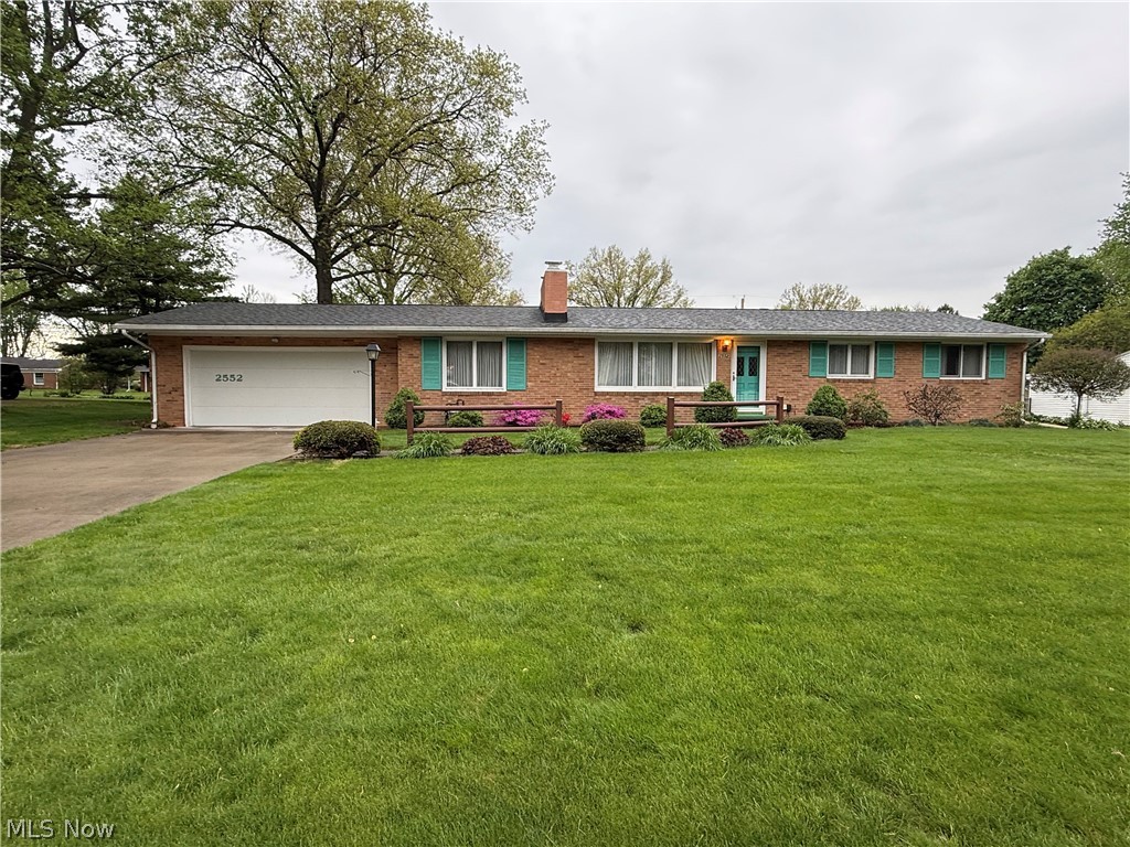 2552 Applegrove Street NW North Canton OH 44720