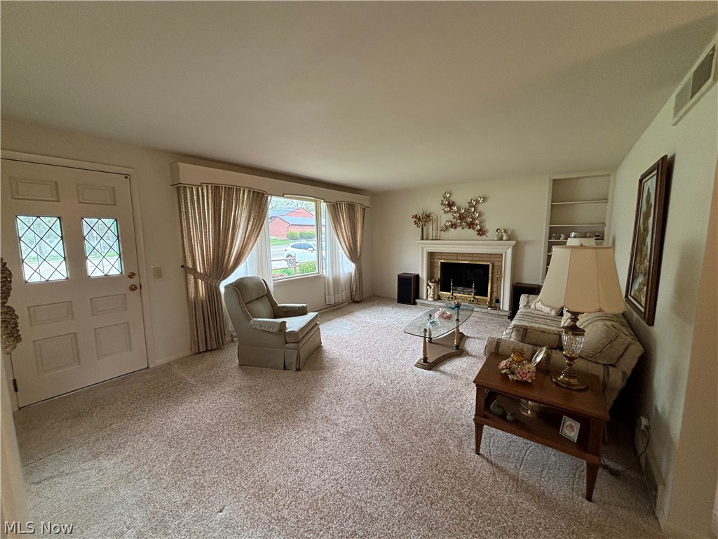2552 Applegrove Street NW North Canton OH 44720