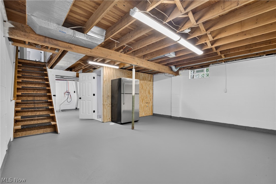 10533 Jones Road Diamond OH 44412