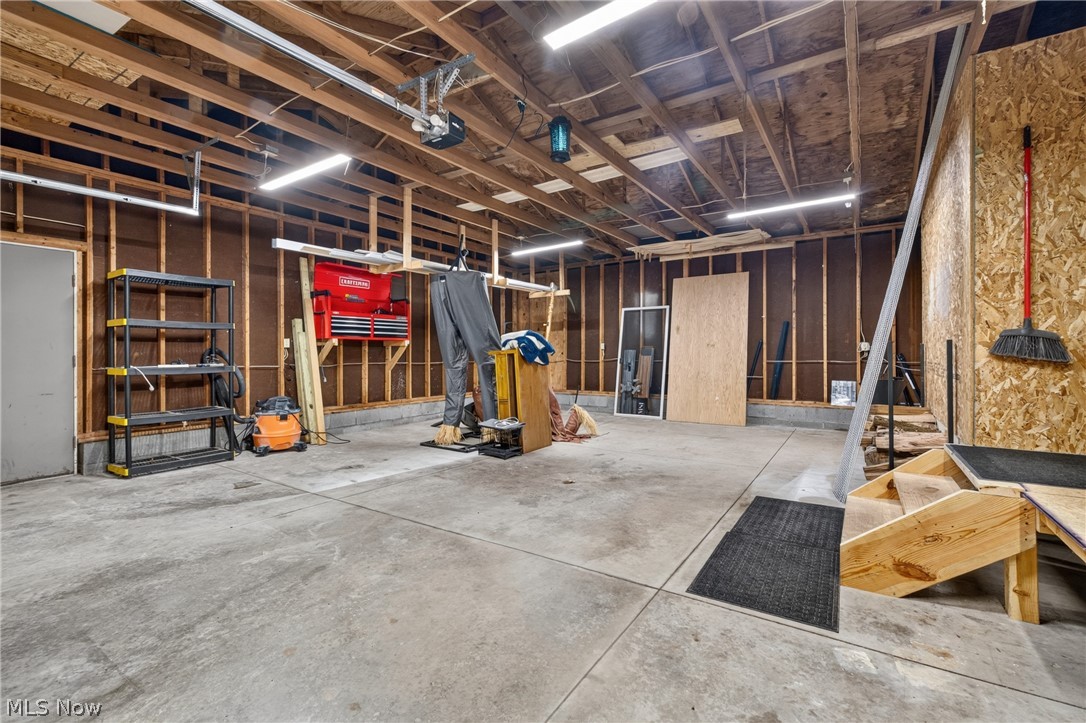 10533 Jones Road Diamond OH 44412