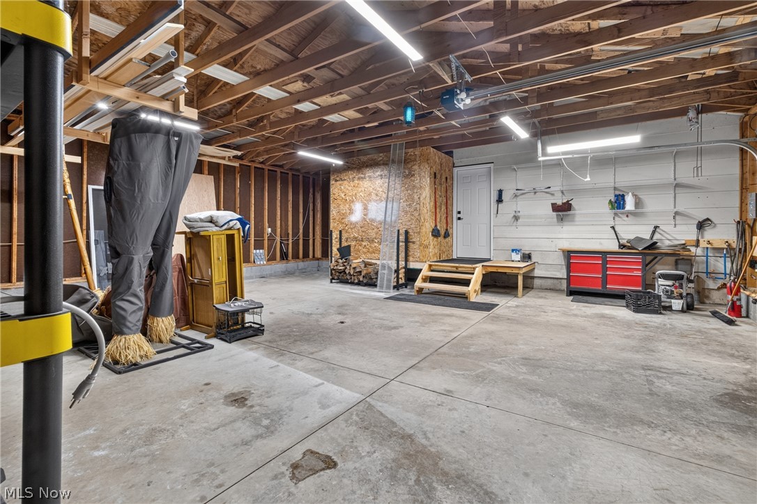 10533 Jones Road Diamond OH 44412