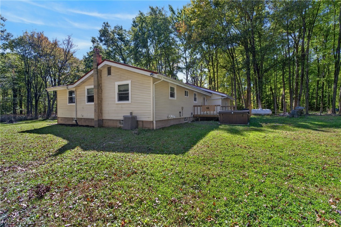 10533 Jones Road Diamond OH 44412