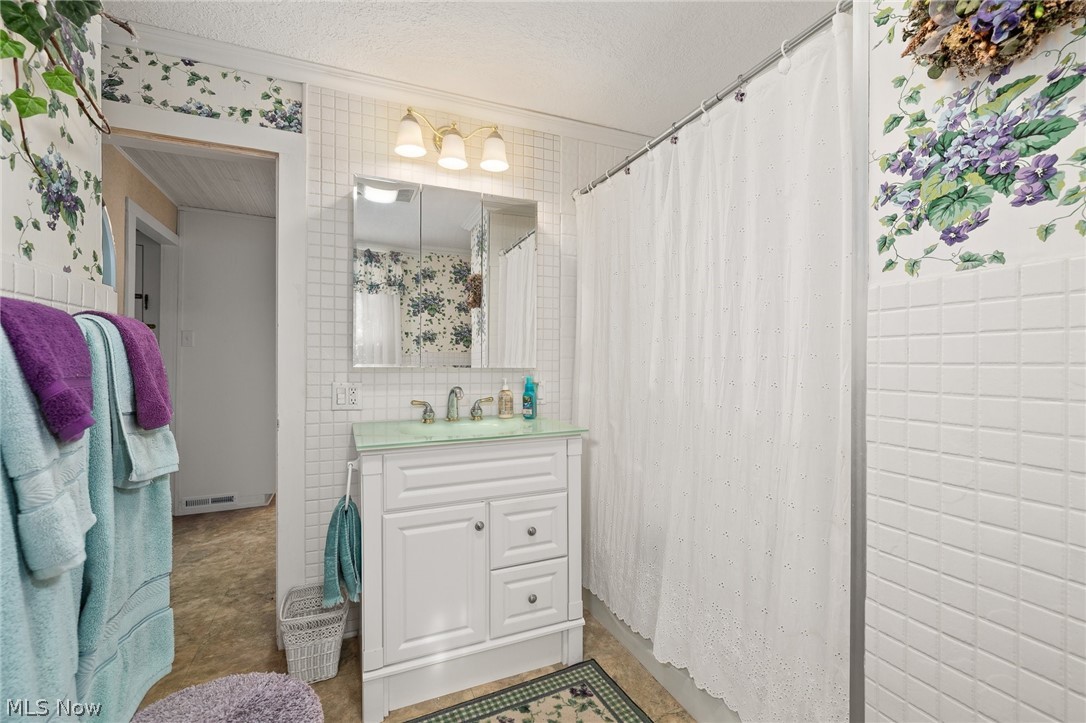 127 E Main Street New London OH 44851